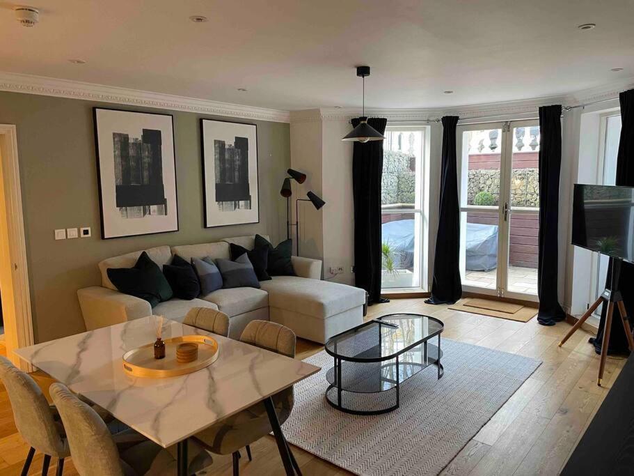 Stunning Apartment By The Leas, West End Folkestone Extérieur photo