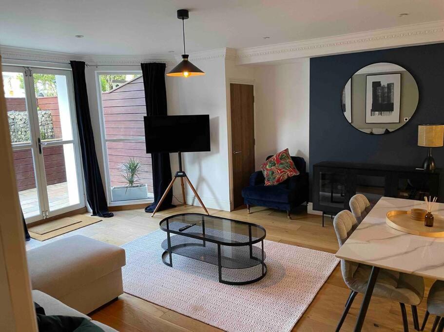 Stunning Apartment By The Leas, West End Folkestone Extérieur photo
